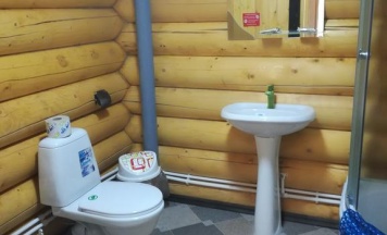 Улучшенный трехместный номер одна односпальная кровать и две двухспальные кровати в Риф