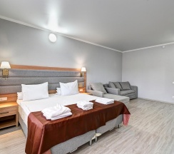 5-местный номер стандарт с террасой в Sea Family Resort & SPA