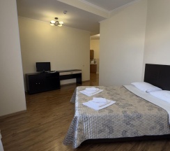 Номер улучшенный с 1 двуспальной кроватью в Мысхако