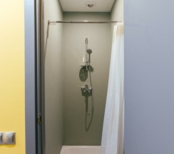 Двухместный номер с общими удобствами в BookBox