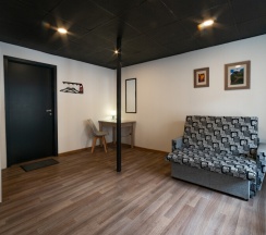 СЕМЕЙНЫЙ НОМЕР с общей ванной комнатой в Proloft city hostel&rooms