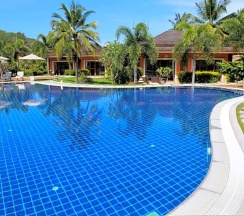 Двухместный люкс Deluxe с частичным видом двуспальная кровать в Laguna Villas Boutique Hotel