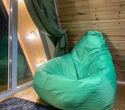 Двухместный семейный коттедж Мансарда с красивым видом из окна двуспальная кровать в А-фрейм дома