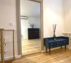 Коттедж улучшенный с 2 односпальными и 2 двуспальными кроватями в Гостевой дом