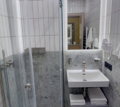 Полулюкс Superior с балконом и с красивым видом из окна в Дельфин