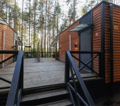 Лодж с купелью и сауной с видом на озеро в Пасторское озеро