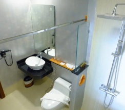 Двухместный номер Crystal с видом на город двуспальная кровать в The AGATE Pattaya Boutique Resort