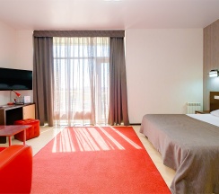 Полулюкс с балконом в Avangard Hotel