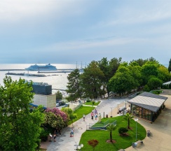 Семейные апартаменты с видом на море (4 этаж) в Real Apartments Sochi