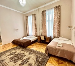 Трёхкомнатный номер с видом в атриум в Hotel park river