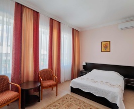 Номер полулюкс в Мезонин