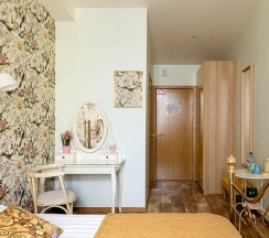 Двухместный номер Золотой двуспальная кровать в Пушка