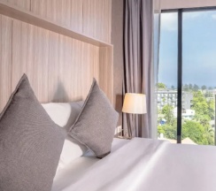 Двухместный номер Grand Deluxe с балконом и с видом на море (двуспальная кровать) в Patong Bay Residence