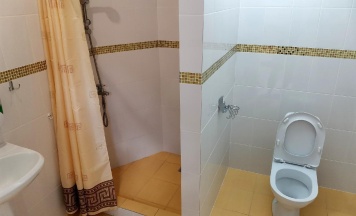 Комната полулюкс с 2 односпальными кроватями (мансарда) в Надежда