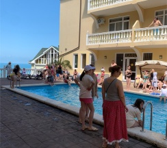 Семейный  с балконом  видом на море и бассейн в Aqualife