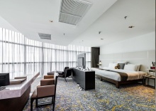 Люкс с панорамным видом в S31 Sukhumvit Hotel