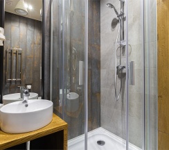 Улучшенный комфортный двухместный номер. в Key hotel