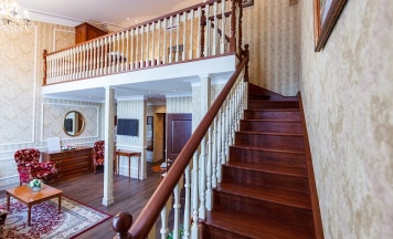 ЛЮКС "ДОСТОЕВСКИЙ Ф.М." С ВИДОМ НА УЛ. МИЛЛИОННУЮ в Екатерина