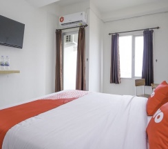 Двухместный номер Standard двуспальная кровать в Super OYO Capital O 91962 Pavilion Permata Surabaya