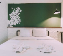 Двухместный номер Deluxe двуспальная кровать в V1 Room Hotel