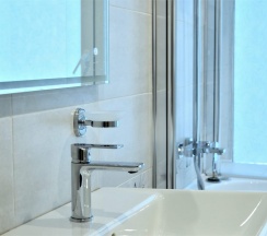 №4. Семейный номер с двуспальной кроватью, диваном и видом на Байкал в Прибой