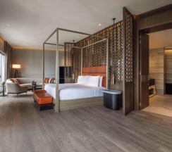 Двухместный люкс Royal двуспальная кровать в Fairmont Singapore