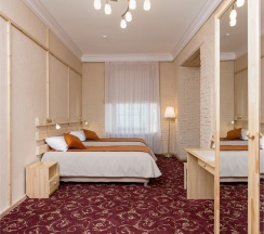 Улучшенный двухместный номер в Маросейка 2/15