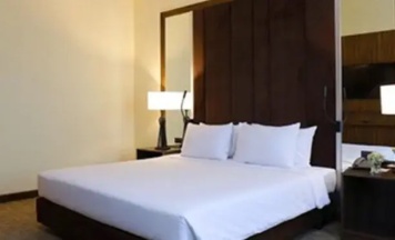 Двухместный полулюкс двуспальная кровать в Miracle Transit Hotel