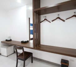 Семейный номер Standard с балконом в Anna-Nava Pakkret Hotel