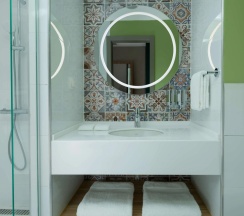 Четырёхместный номер семейный Connecting в Hampton by HILTON