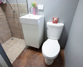 Двухместный номер Classic двуспальная кровать в WH Hostel