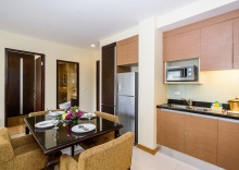 Люкс с 2 комнатами с балконом в Отель Lohas Residences Sukhumvit