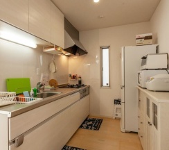 Коттедж с 4 комнатами в Cozy House A