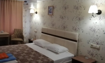 2-местный 1-комнатный номер улучшенный стандарт с 1 двуспальной кроватью в Башня