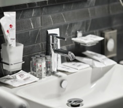 Двухместные апартаменты Делюкс с 1 комнатой с балконом и с видом на курорт двуспальная кровать в Вальсет Премиум