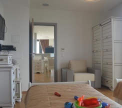 Семейные апартаменты с балконом и с красивым видом из окна в Diana Palace