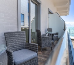 Делюкс с балконом и боковым видом на море в Cascade Resort by Stellar Hotels
