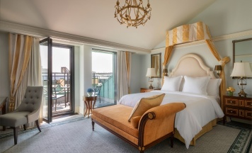 Премиум с террасой King в Four Seasons Hotel Lion Palace St. Petersburg