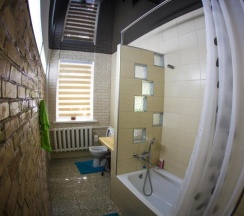 Кровать в общем номере (мужской номер) в Loco Hostel