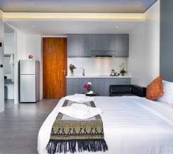 Двухместный номер Deluxe с балконом двуспальная кровать в Kamala Resotel