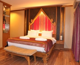 Люкс с видом на океан в Chalelarn Hotel