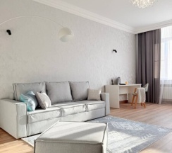 Большая квартира на Даниялова в центре города рядом с морем - это идеальный выбор для тех, кто хочет провести комфортный отпуск или деловую поездку. в Как Дома 05