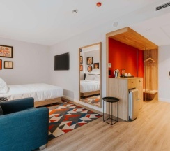 Двухместный номер Accessible двуспальная кровать в Hampton by Hilton Warsaw Reduta