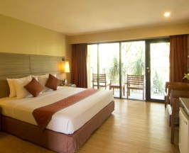 Двухместный номер Superior с видом на бассейн двуспальная кровать в Green Park Resort