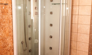 Джуниор сюит с диваном в Караван