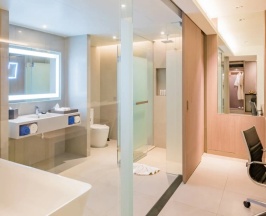 Двухместный номер Ocean Comfy двуспальная кровать в Oceanfront Beach Resort