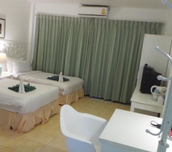 Номер Deluxe рядом с пляжем в On The Hill Karon Resort