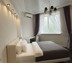 4-х комнатные апартаменты в центре города в Breezko hotel