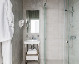 Делюкс Мансарда с двуспальной кроватью в Turris Hotel Petrovsky