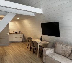 Шестиместный коттедж с красивым видом из окна в Rassvet House Togliatti